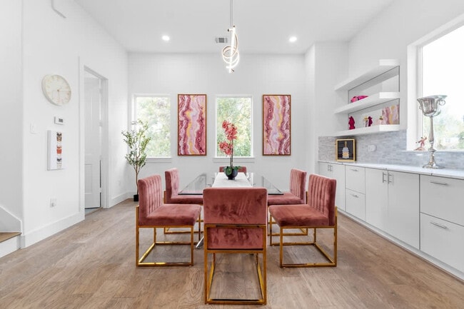 Building Photo - 2103 McGowen St