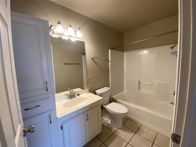 Foto del edificio - 3241 Lexington Dr