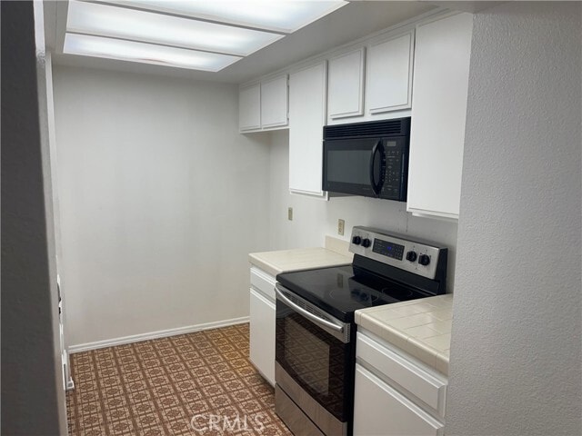 Building Photo - 600 W 9th St