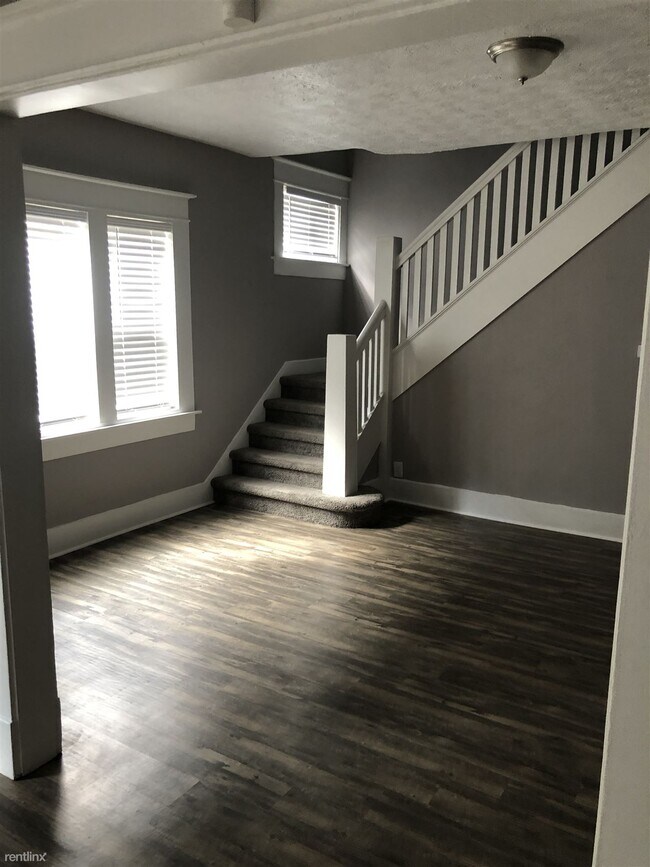 Foto del edificio - 4 br, 3 bath Duplex - 140 West 32nd Street...