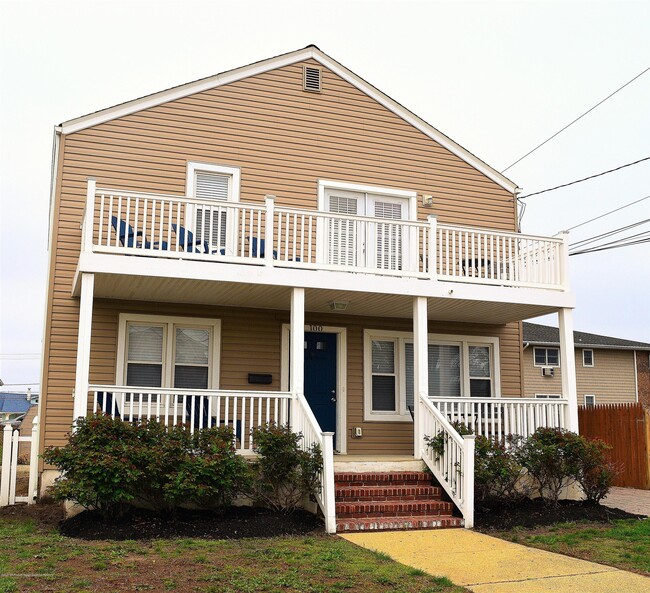 Building Photo - 100 18th Ave