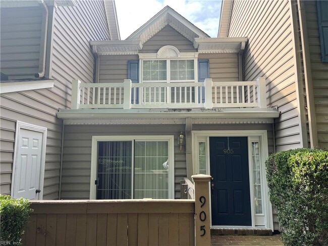 Unit Entrance - 905 Settlement Dr Apartment