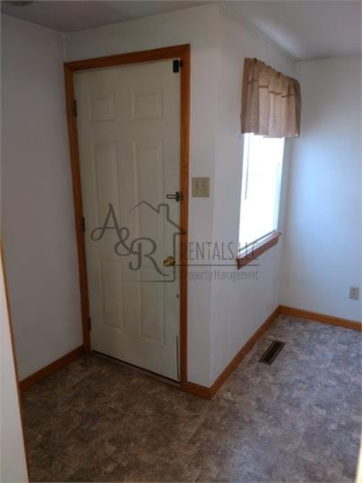 Building Photo - 413 Fieldcrest Dr