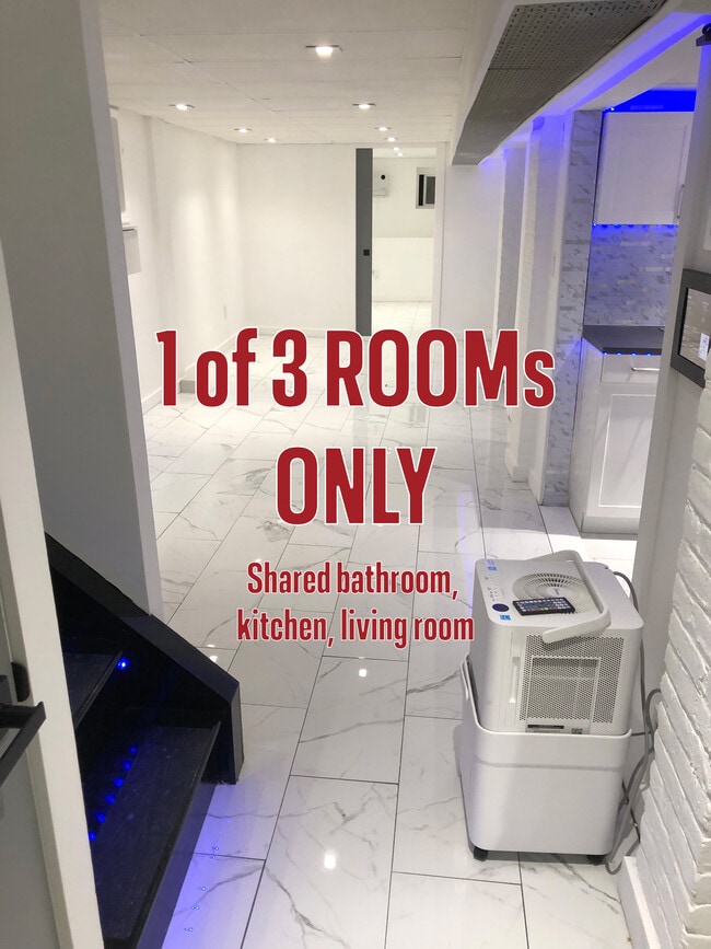 Building Photo - 196 Danforth Ave