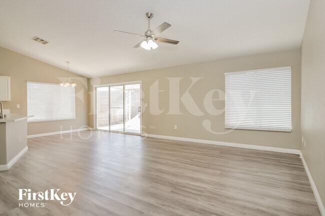 Foto del edificio - 3741 White Angel Dr