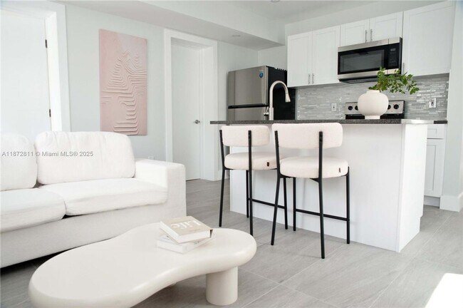 Foto del edificio - 4051 N Ocean Dr