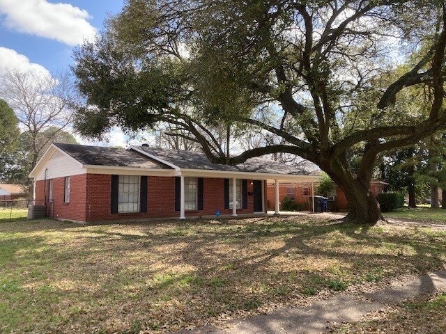 Foto principal - 2210 W Algonquin Trail