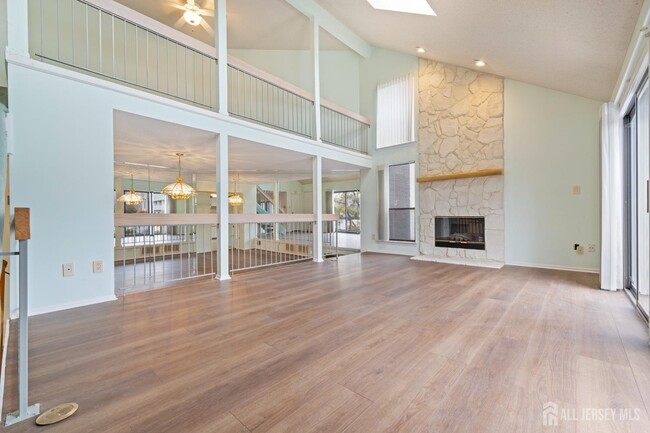 Building Photo - 147 Linda Ln