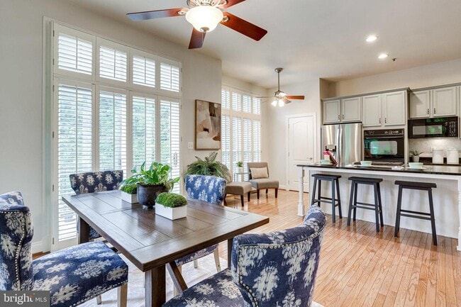Building Photo - 1601 Colonial Hills Dr