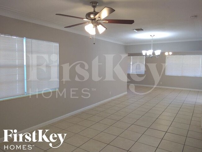 Building Photo - 4106 N Terrace Dr