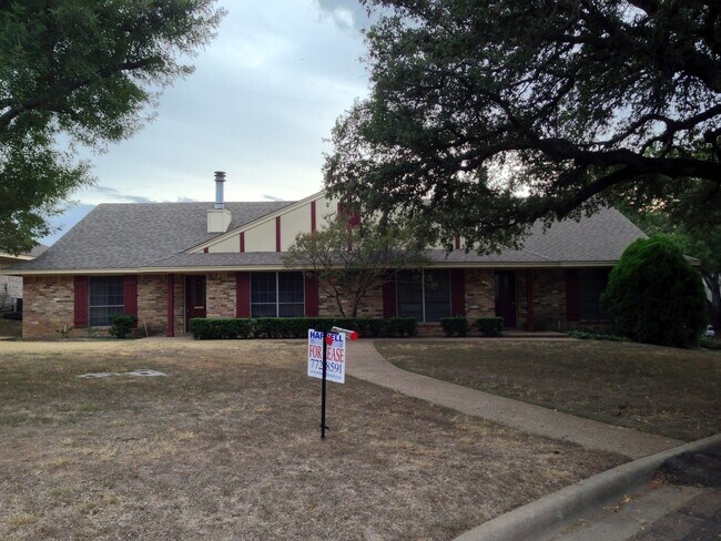 Foto del edificio - Duplex *LEASING SPECIAL AVAILABLE*