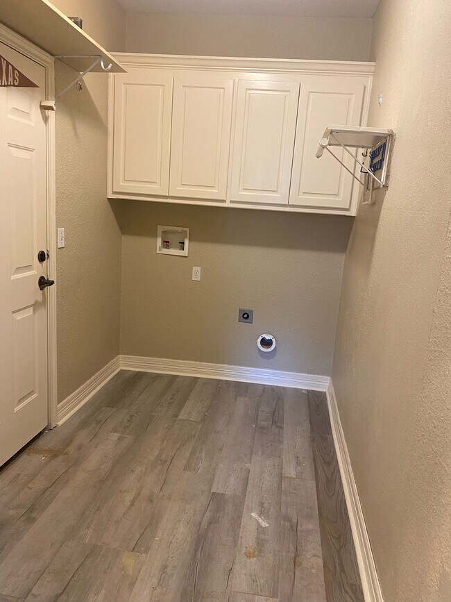 Foto del edificio - 906 Mockingbird Ln