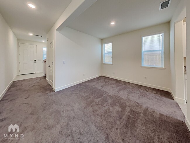 Building Photo - 6130 Red Sun Dr