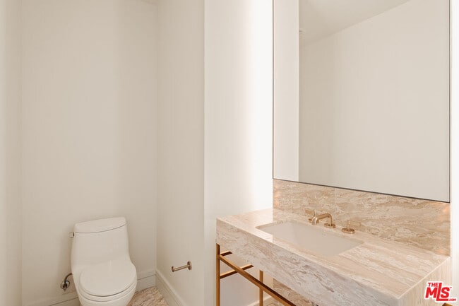 Foto del edificio - 211 Elm Ct