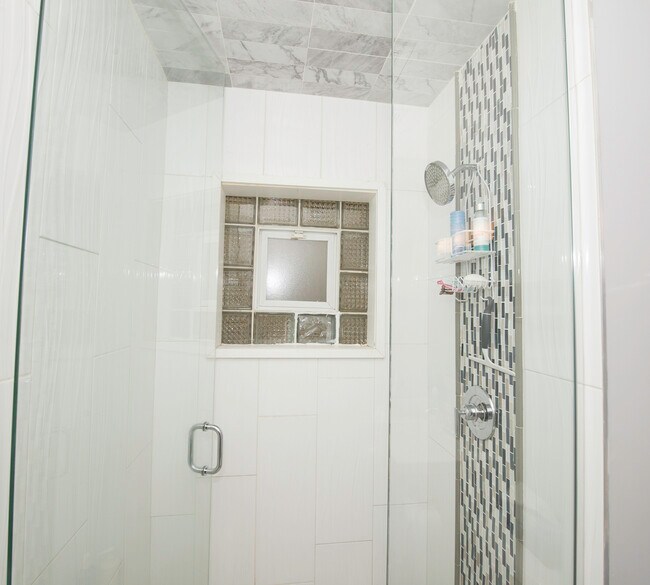 Building Photo - 2924 N Talman Ave