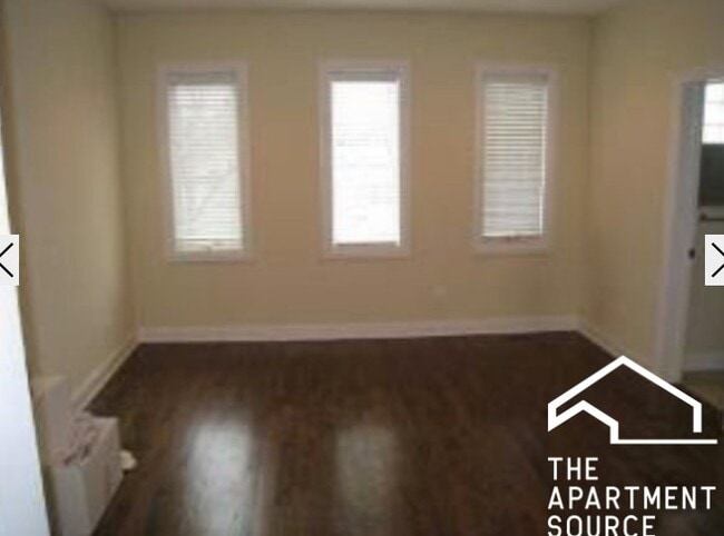 Foto del edificio - 1136 W Diversey Pkwy