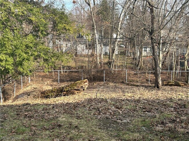 Building Photo - 84 Thames Ave