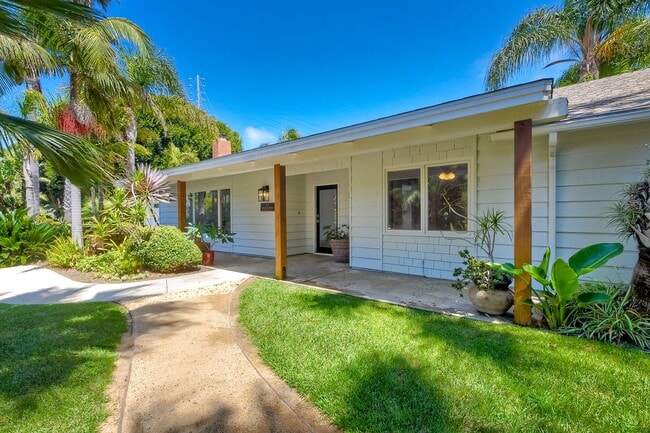 Building Photo - 335 La Costa Ave