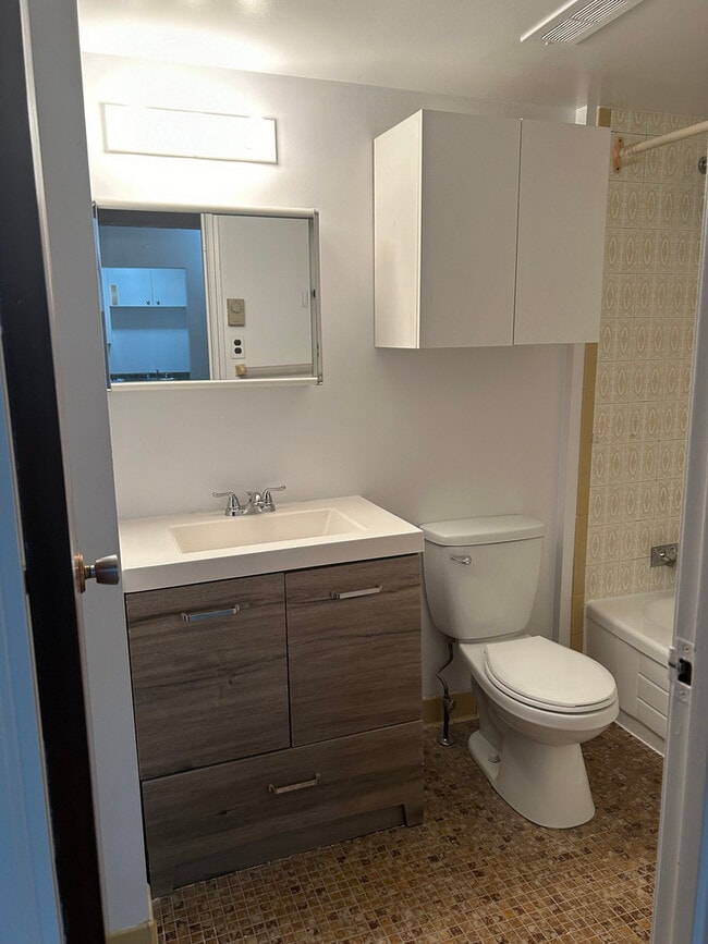 Interior Photo - 27 Lucerne & 87 Vanier