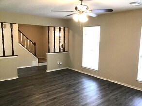 Building Photo - 2022 Oak Shores Dr