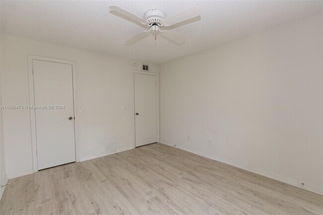 Building Photo - 12510 Vista Isles Dr