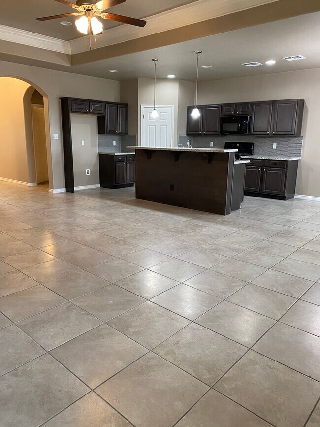 Building Photo - Beautiful 4 Bedroom in Desert Ridge