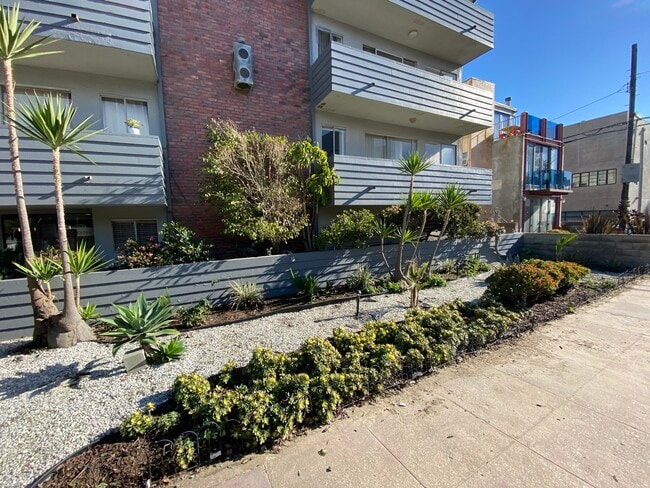 Building Photo - 20 29th Ave