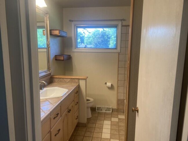 Building Photo - 5 bedroom in Billings MT 59102