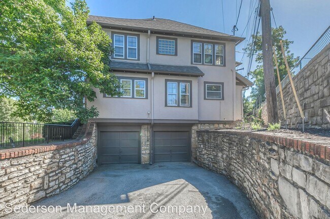 Building Photo - 3 br, 2.5 bath House - 411 W 50TH STREET