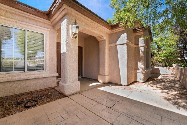 Building Photo - "Charming 3-Bed Oasis with Scenic Views & Cozy Fireplace in Sun City Anthem - 55 and older commun...