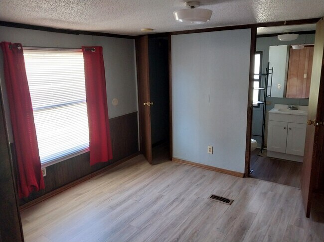 Foto del edificio - 211 Duchess Dr