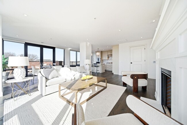 Interior Photo - Hubbard Park Place