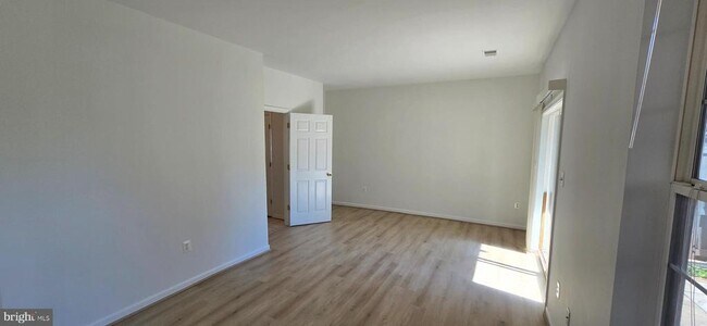 Building Photo - 46193 Walpole Terrace