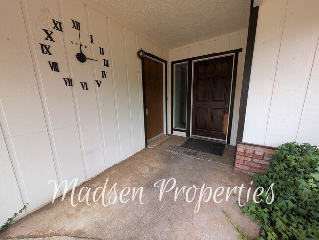 Foto del edificio - 6231 Pebble Ln