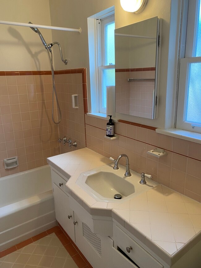 Building Photo - 449 San Vicente Blvd