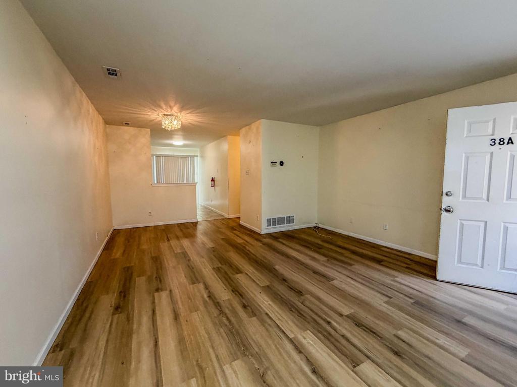 Primary Photo - 38 Hopewell Ln