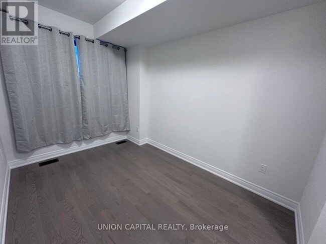 Building Photo - 555 Vine Cliff Blvd