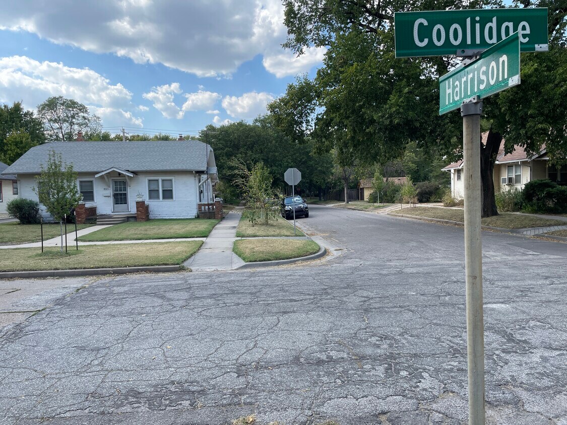 957 Coolidge St, Wichita, KS 67203 Townhome Rentals in Wichita KS