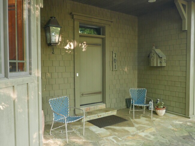 Foto del edificio - 671 N Sequoyah Dr