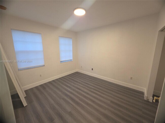 Building Photo - 2532 SW 85th Terrace