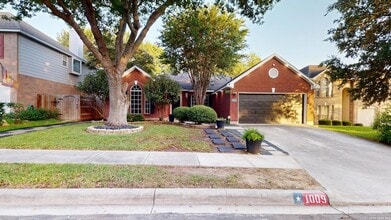 Building Photo - 1009 Crimson Cove Dr