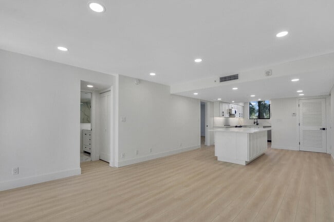 Building Photo - 200 Ocean Trail Way