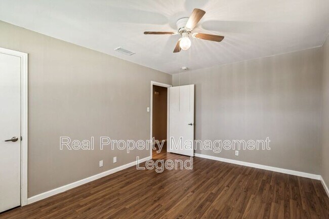 Foto del edificio - 13425 Janwood Ln