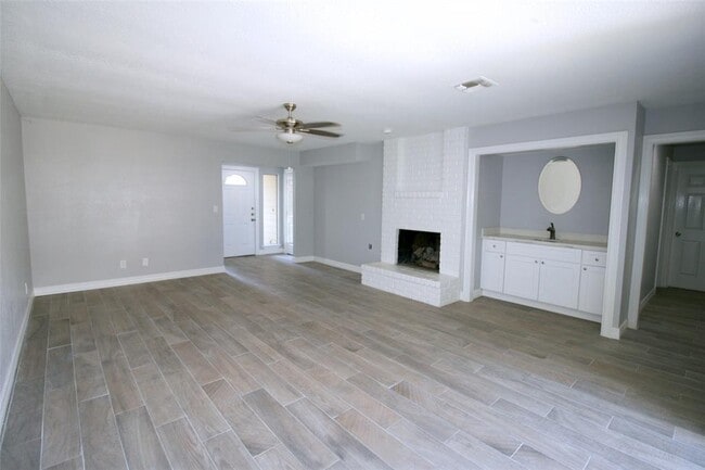 Building Photo - 4726 Blueberry Hill Dr