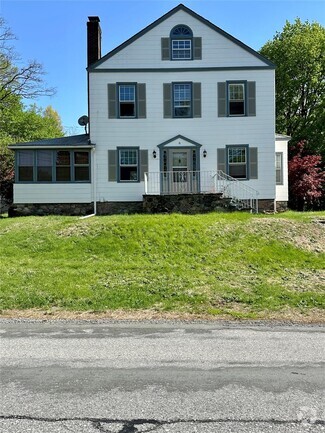Building Photo - 6 Edgewood Dr