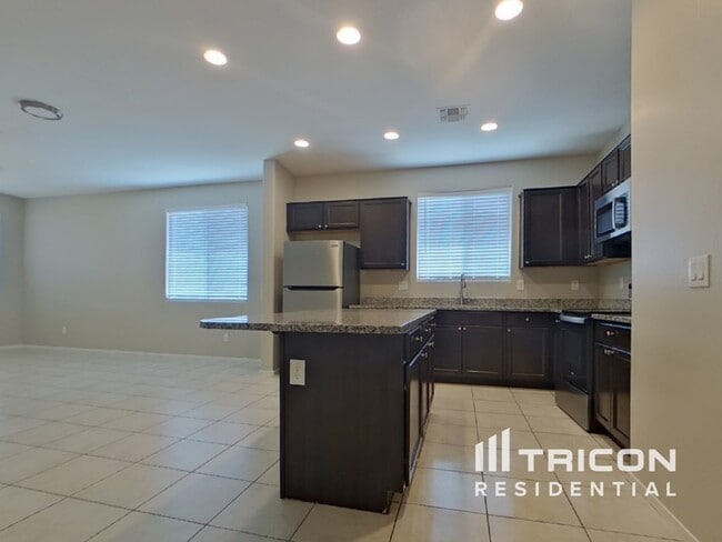 Foto del edificio - 2705 S 116th Ave