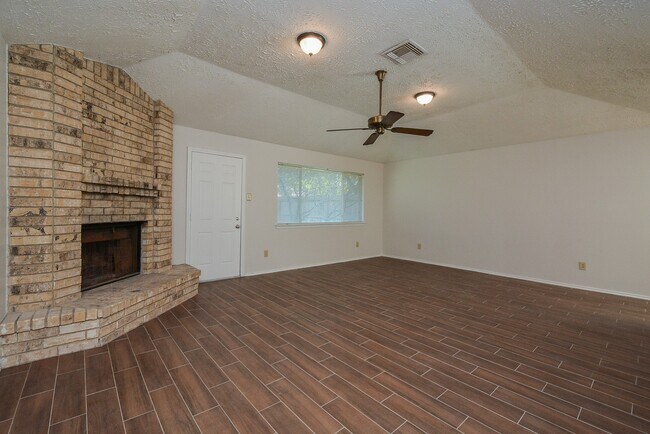 Foto del edificio - 6206 Bryant Pond Dr