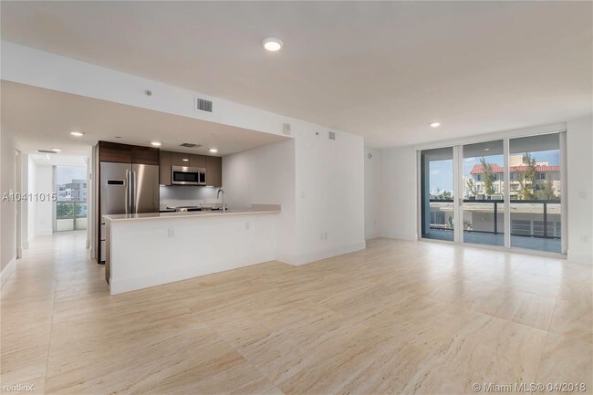 Building Photo - 9262 E Bay Harbor Dr