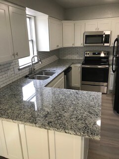 Primary Photo - 214 W 5th St