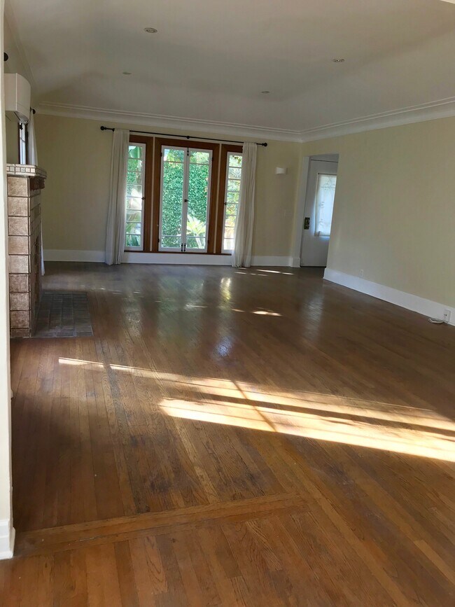 1026 Havenhurst Dr Unit 1026 Havenhurst Drive, West Hollywood, CA 90046